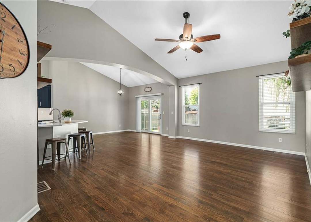 1868 W Cedar Street — photo 12