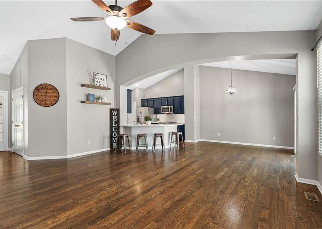 1868 W Cedar Street — photo 13