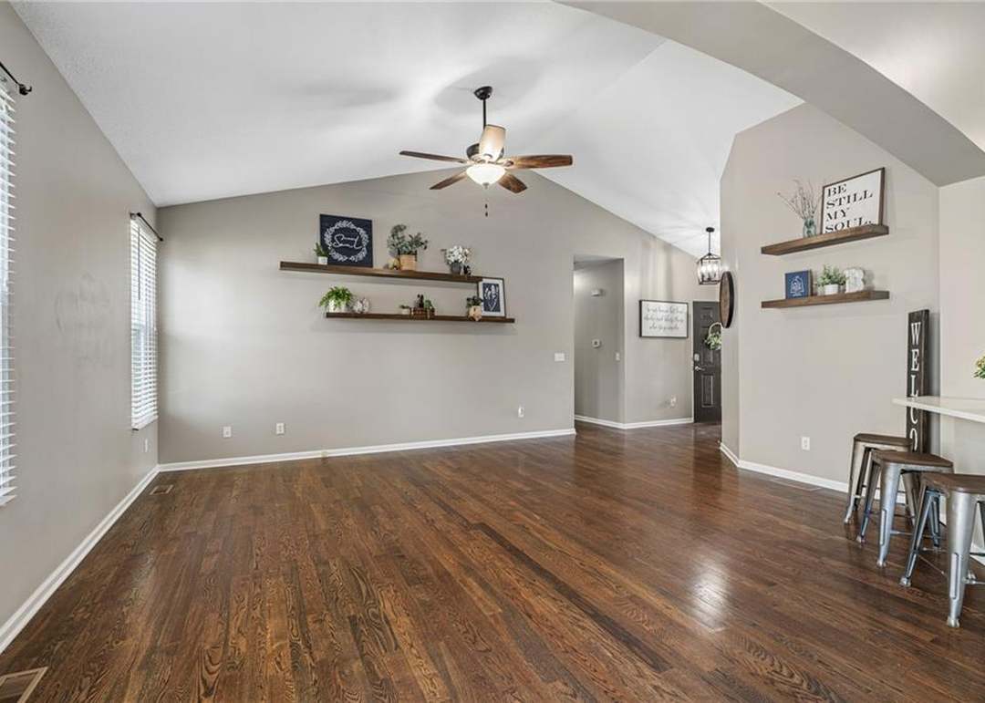 1868 W Cedar Street — photo 14