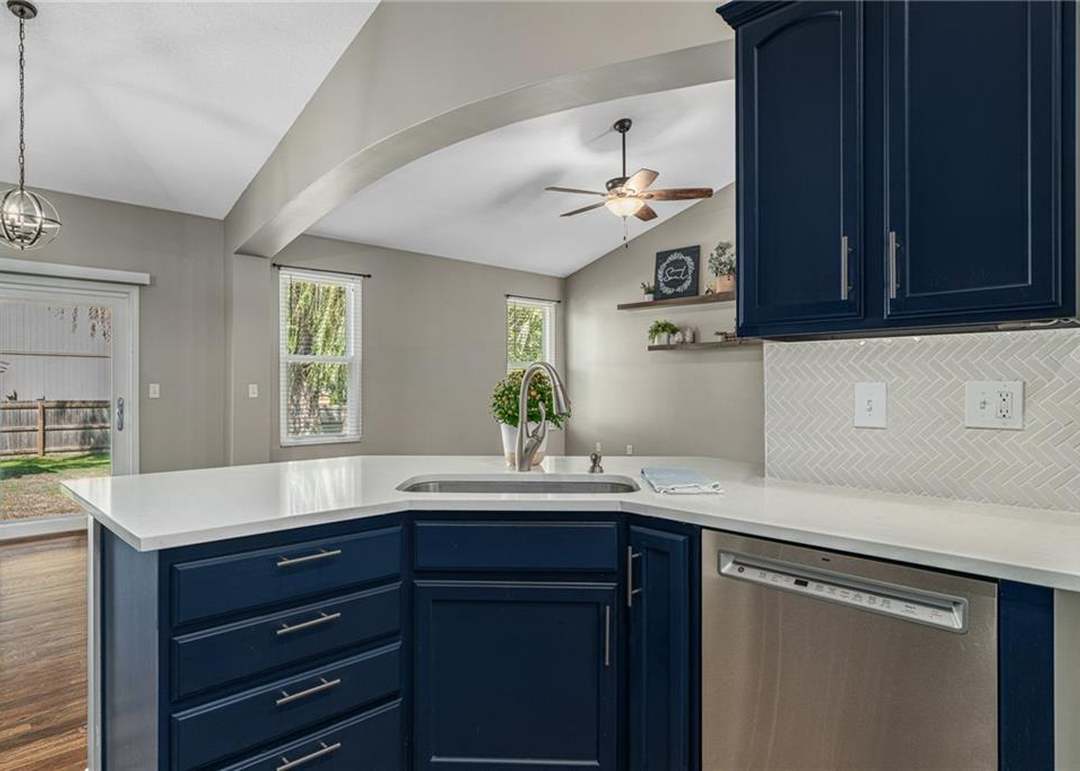 1868 W Cedar Street — photo 21