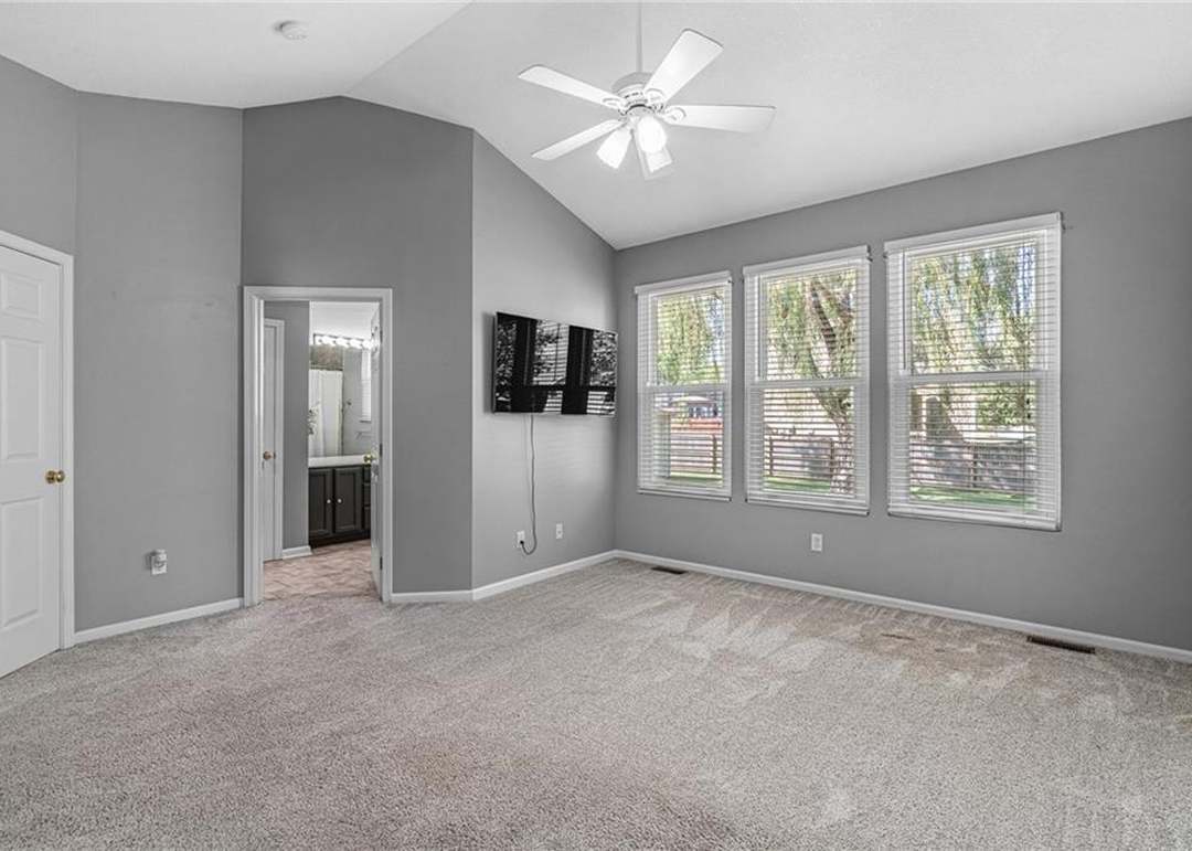 1868 W Cedar Street — photo 25