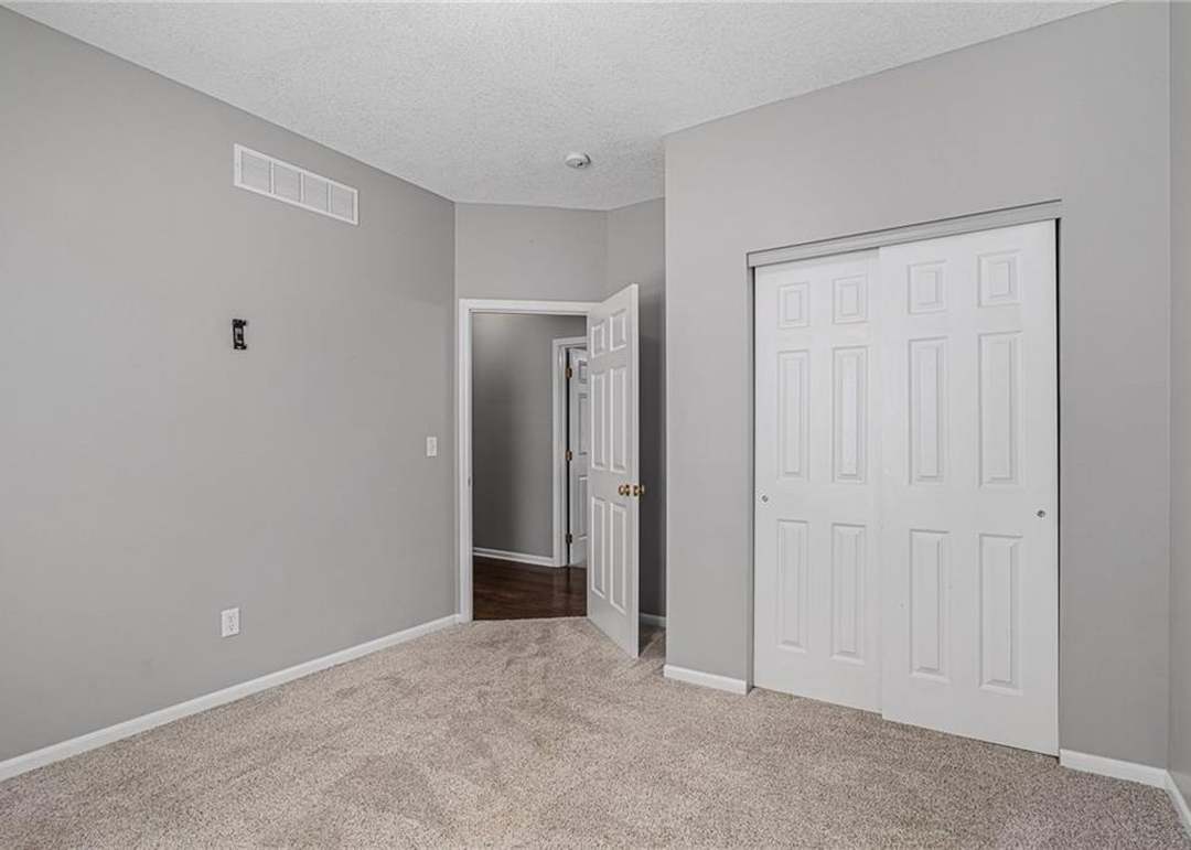 1868 W Cedar Street — photo 31