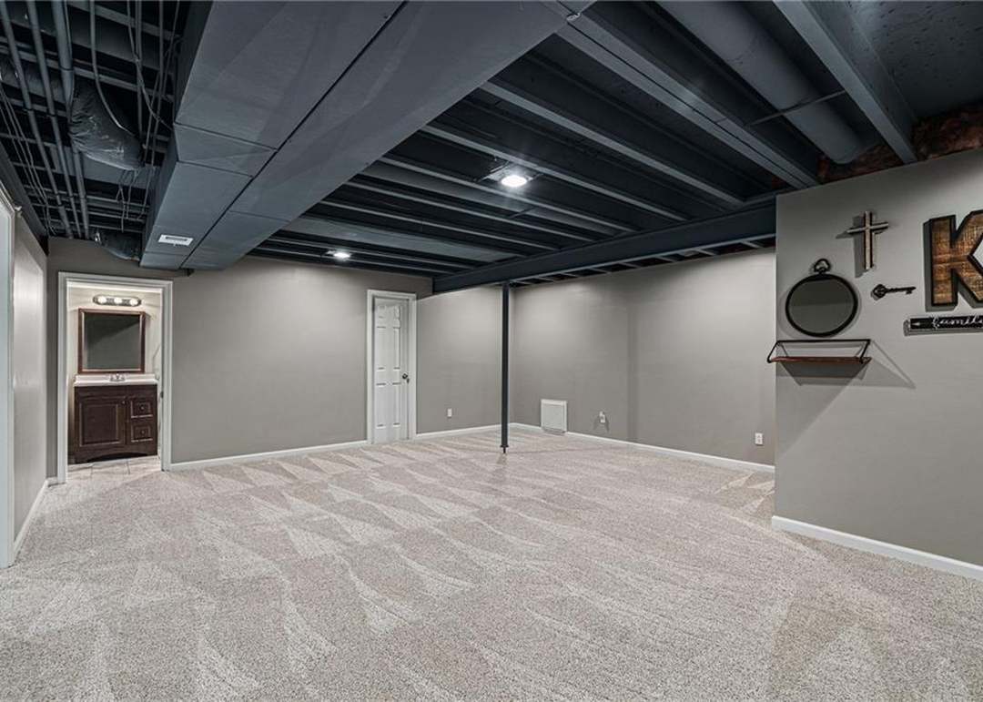 1868 W Cedar Street — photo 32