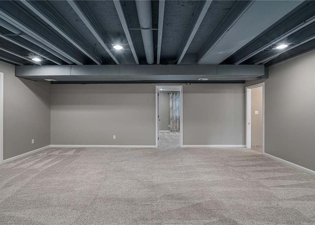 1868 W Cedar Street — photo 35