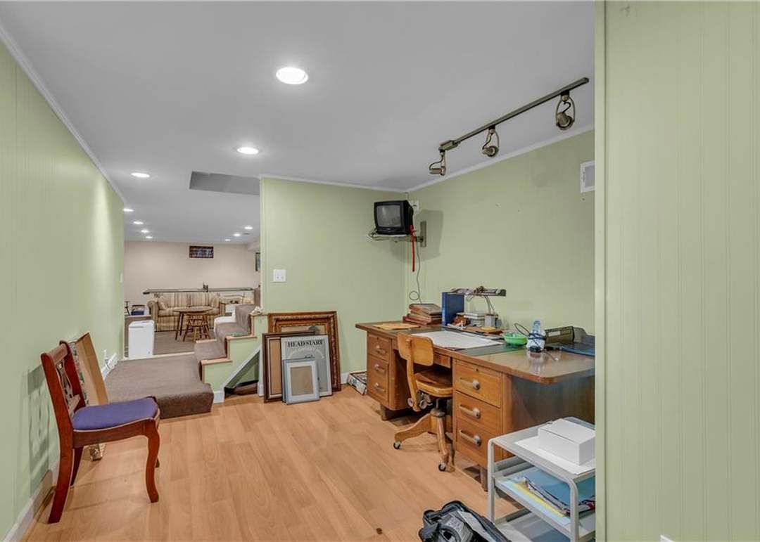 6444 MAPLE Drive — photo 3
