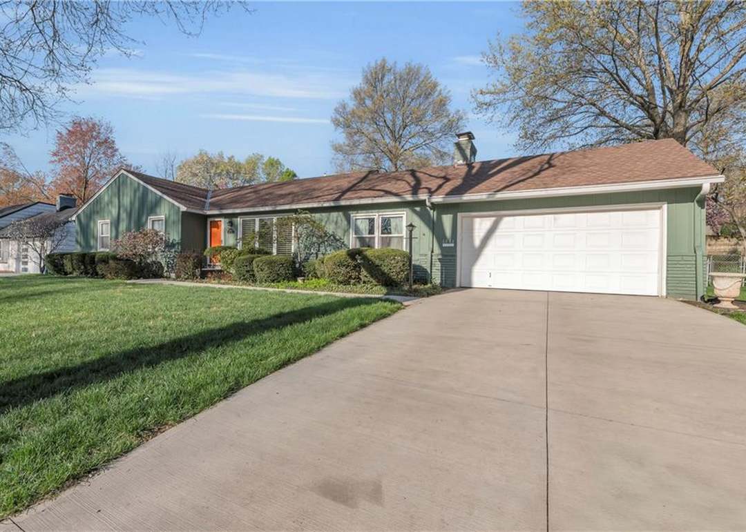 6444 MAPLE Drive — photo 8