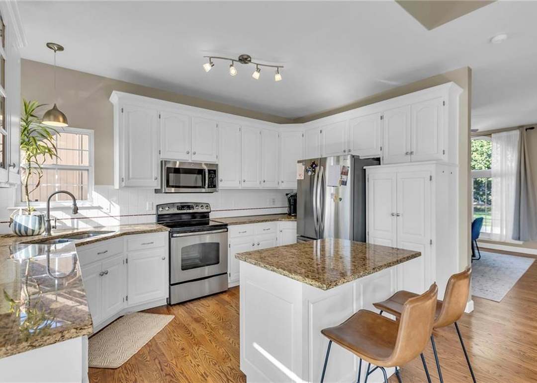 5404 Holiday Drive — photo 2