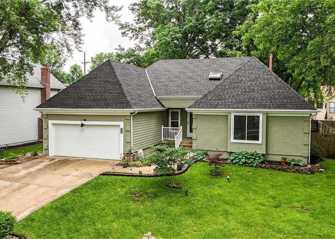 2205 S Kenwood Street — photo 10