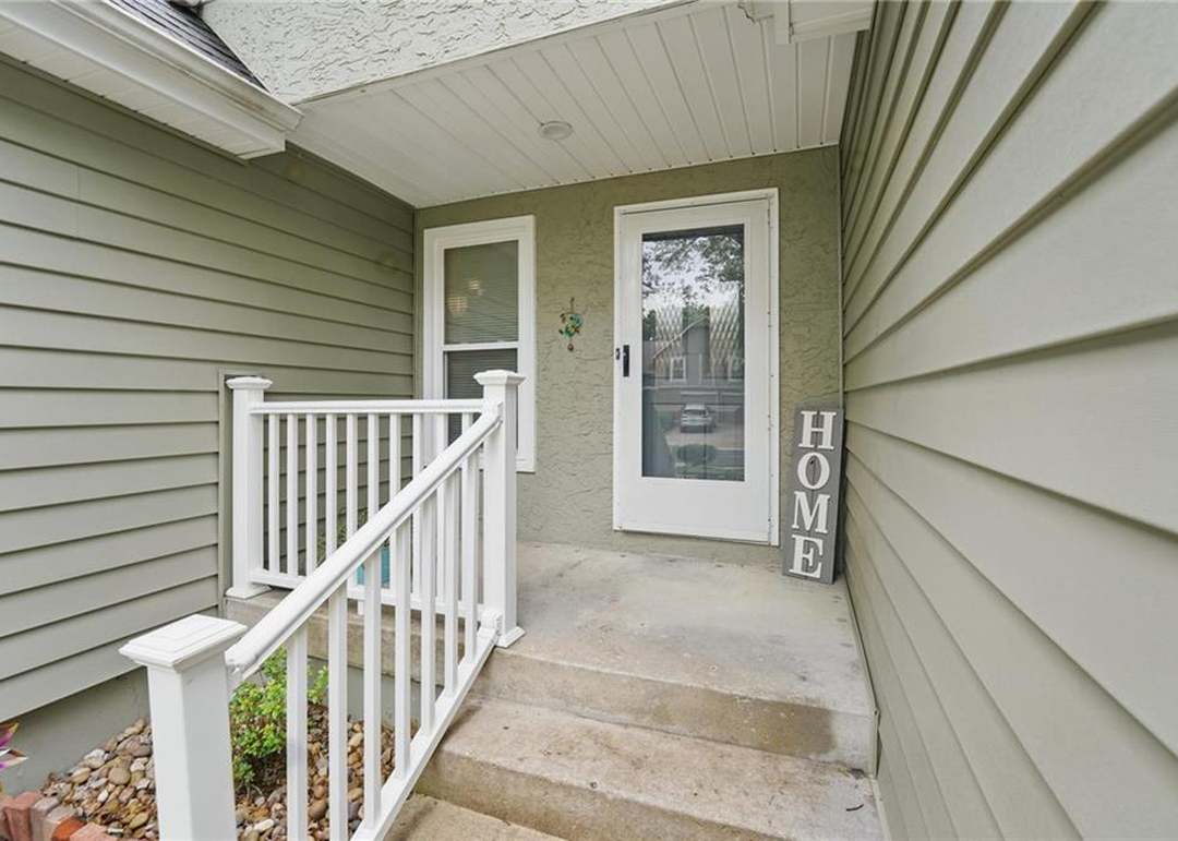 2205 S Kenwood Street — photo 12