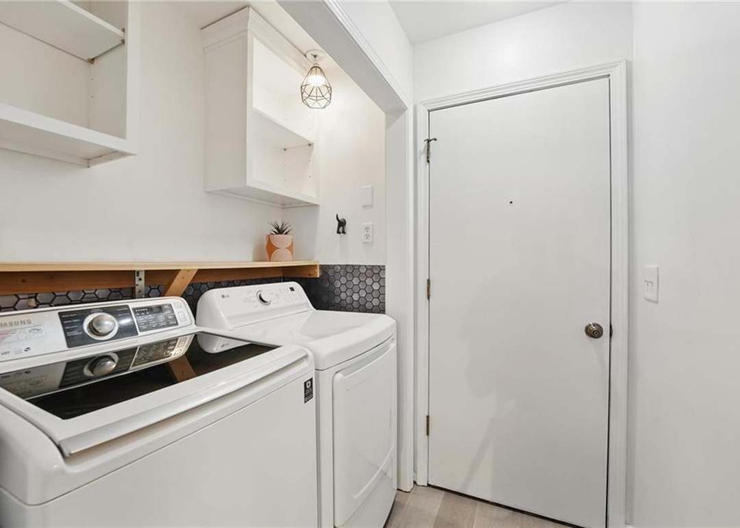 2205 S Kenwood Street — photo 22