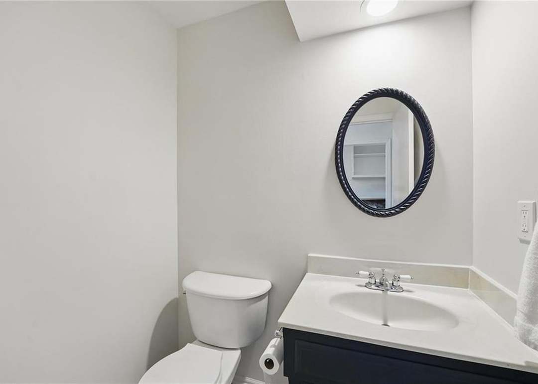 2205 S Kenwood Street — photo 23