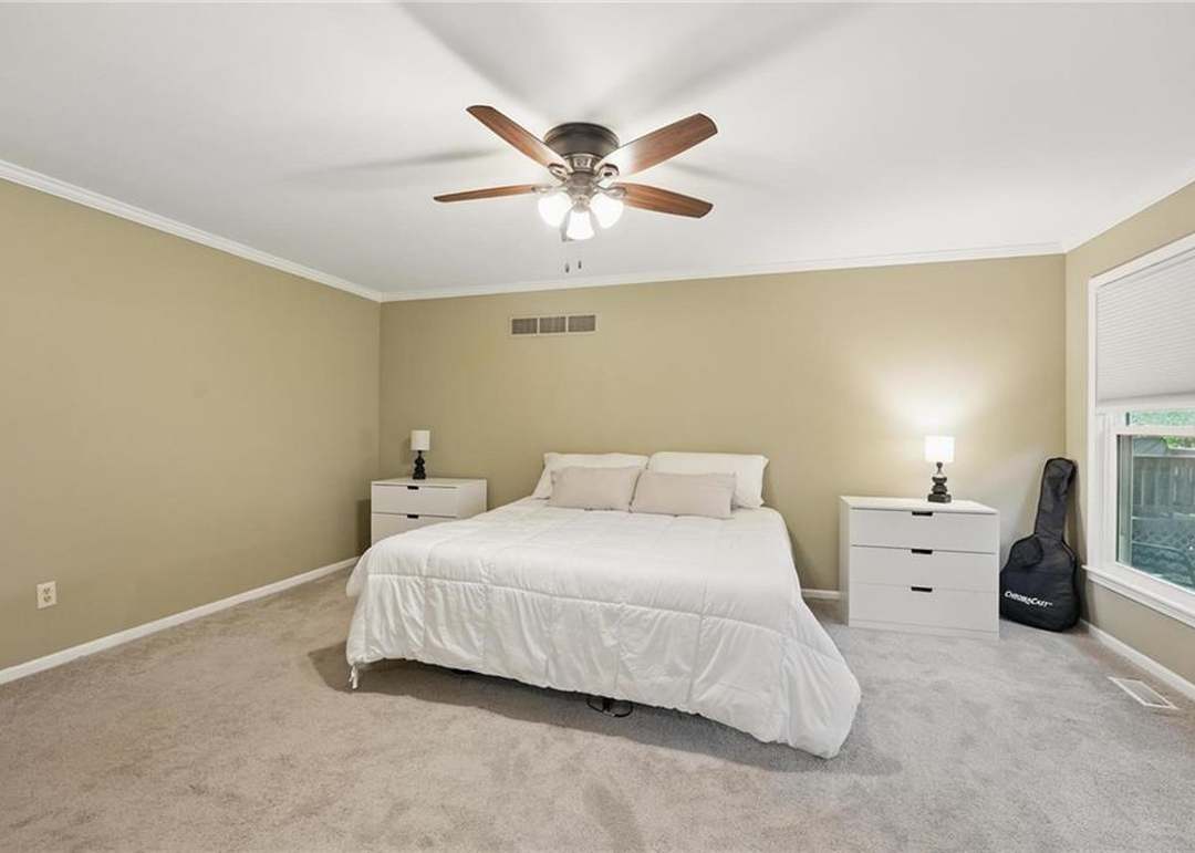 2205 S Kenwood Street — photo 25