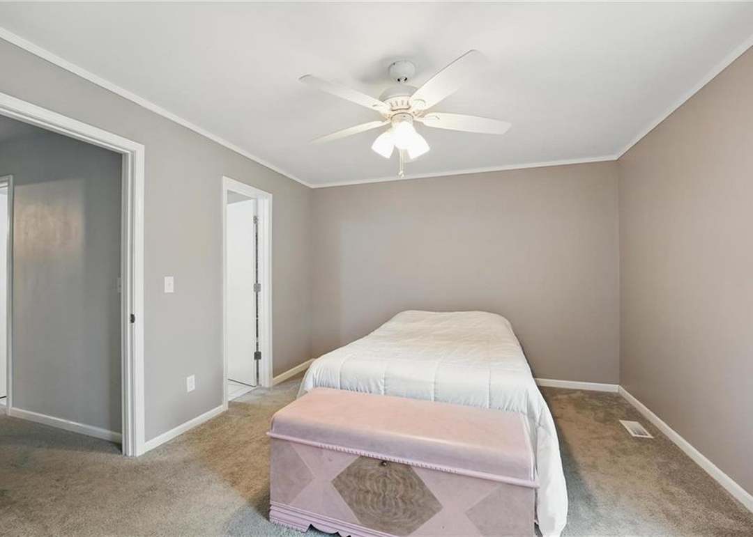 2205 S Kenwood Street — photo 29