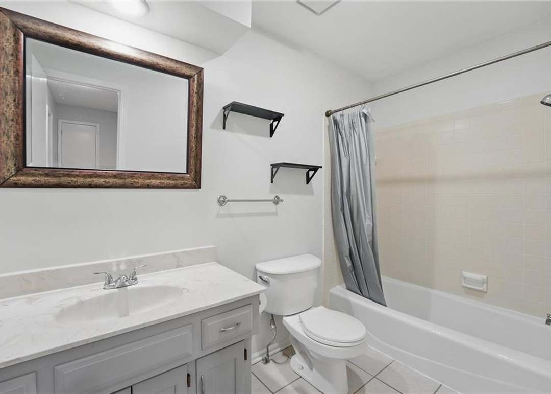 2205 S Kenwood Street — photo 33