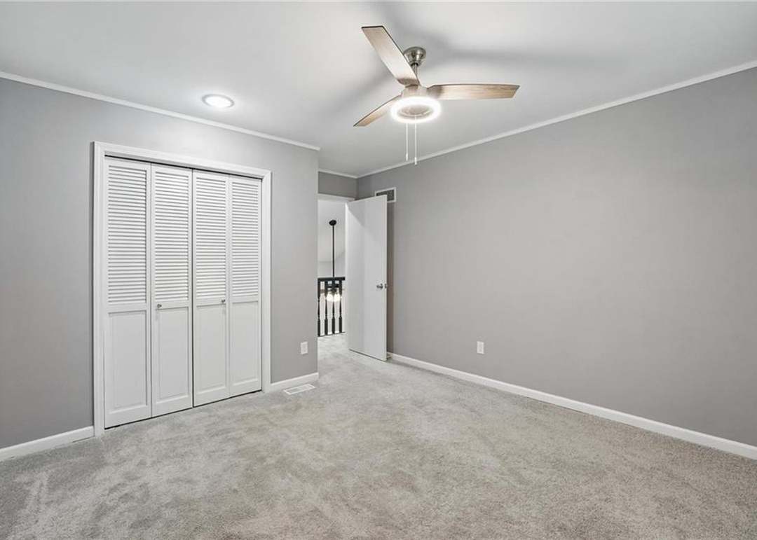 2205 S Kenwood Street — photo 34