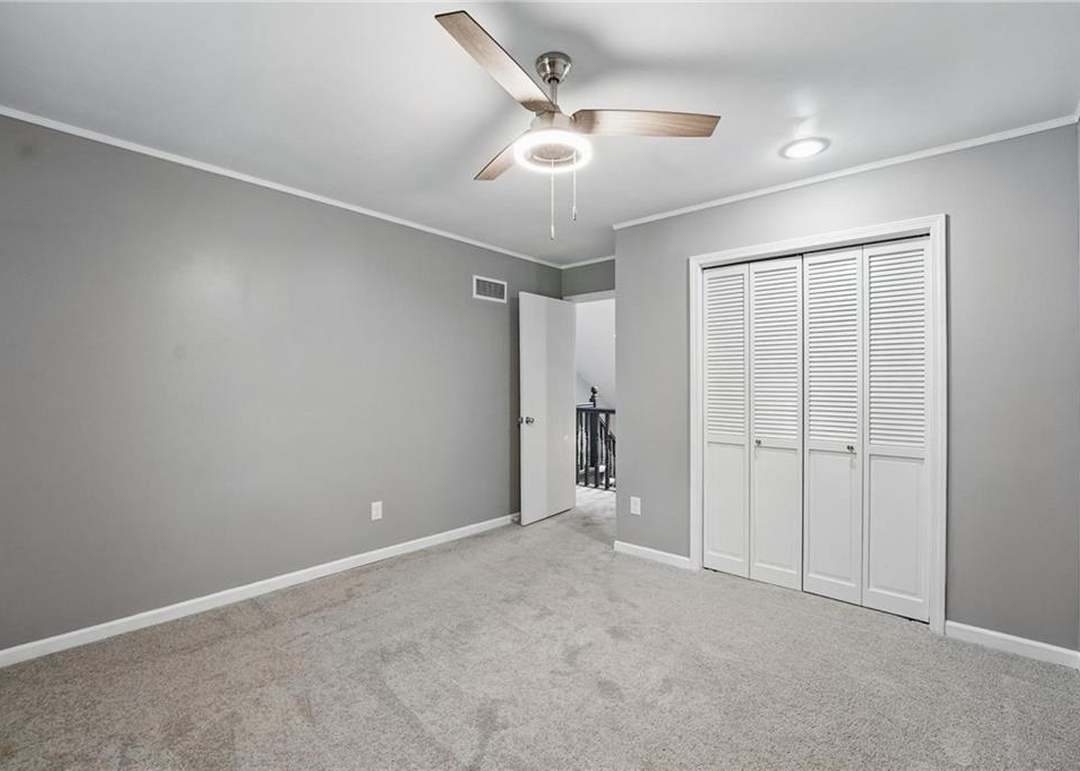 2205 S Kenwood Street — photo 36