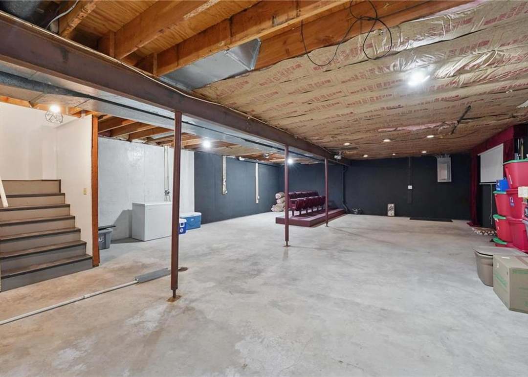 2205 S Kenwood Street — photo 37