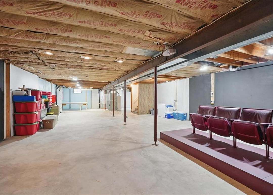 2205 S Kenwood Street — photo 39