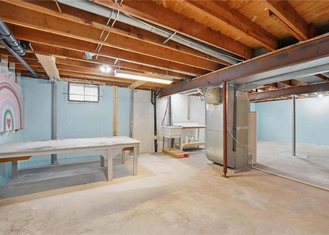 2205 S Kenwood Street — photo 40