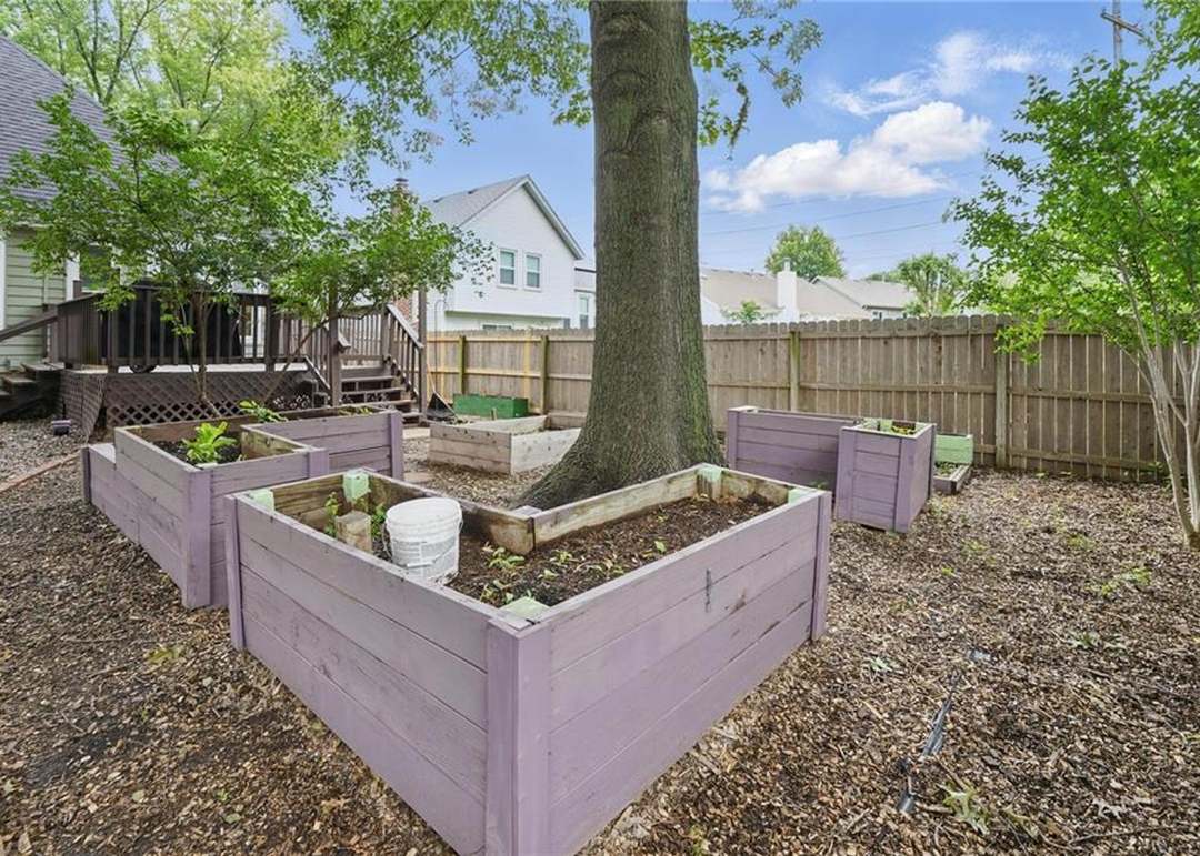 2205 S Kenwood Street — photo 45