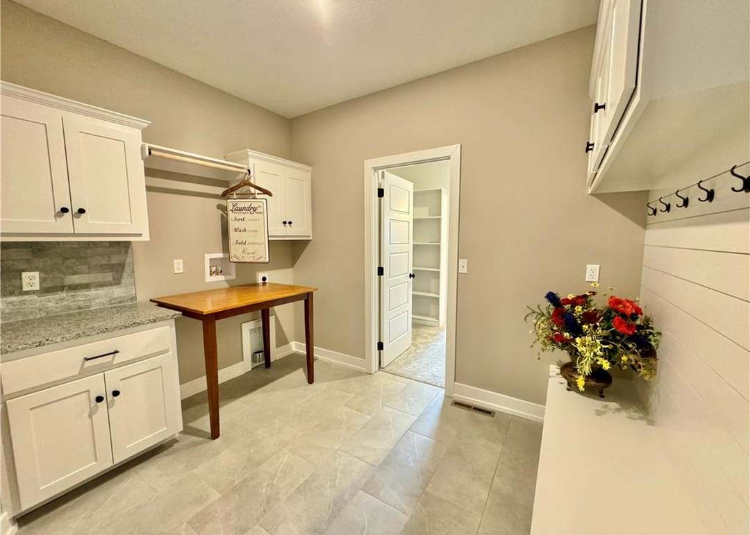 7420 N Lamar Drive — photo 10