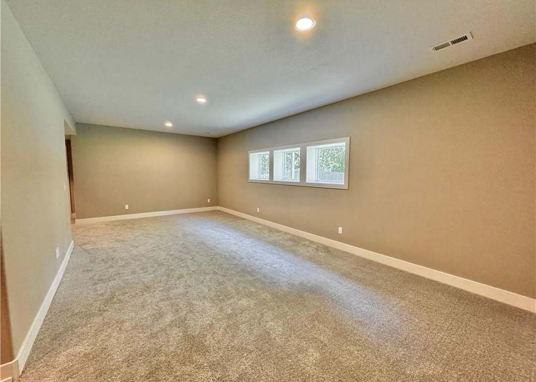 7420 N Lamar Drive — photo 24