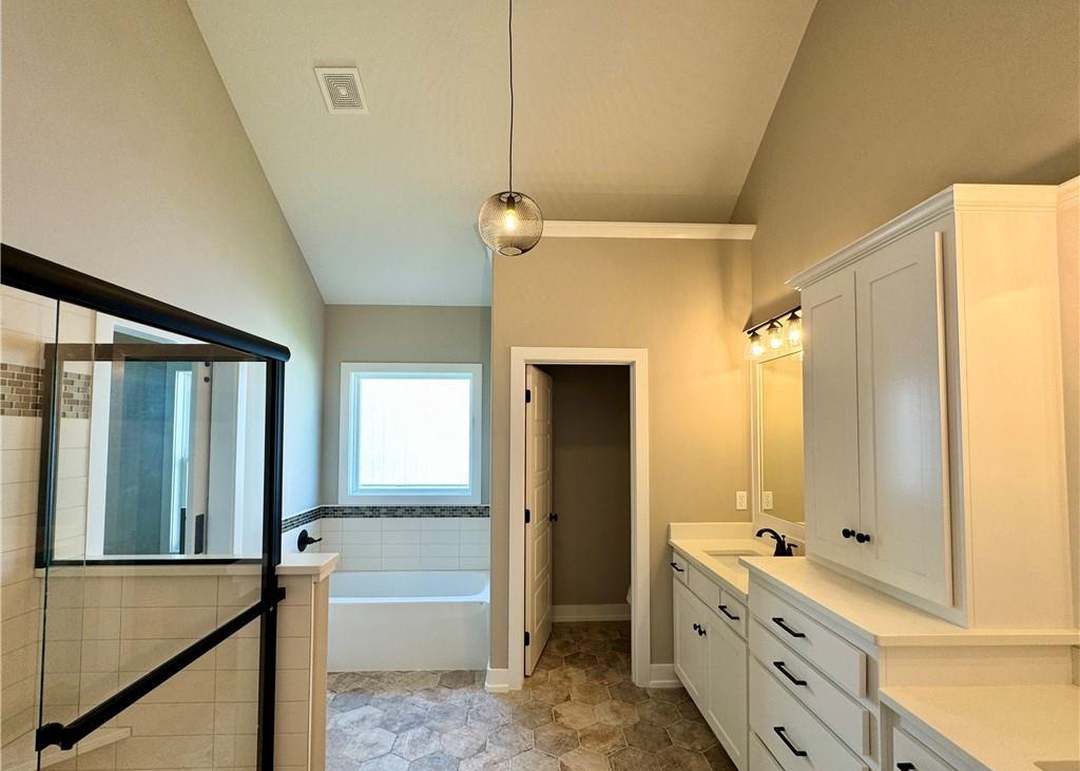 7420 N Lamar Drive — photo 28