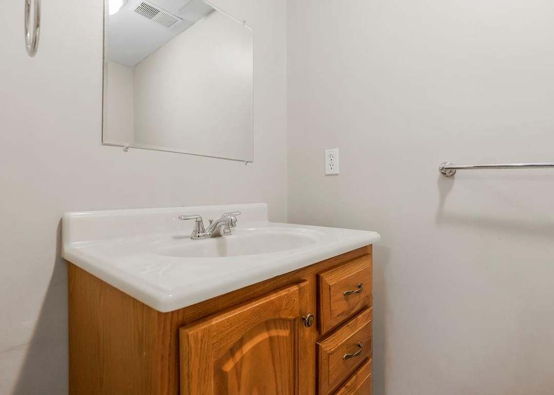 20806 W 63rd Terrace — photo 3