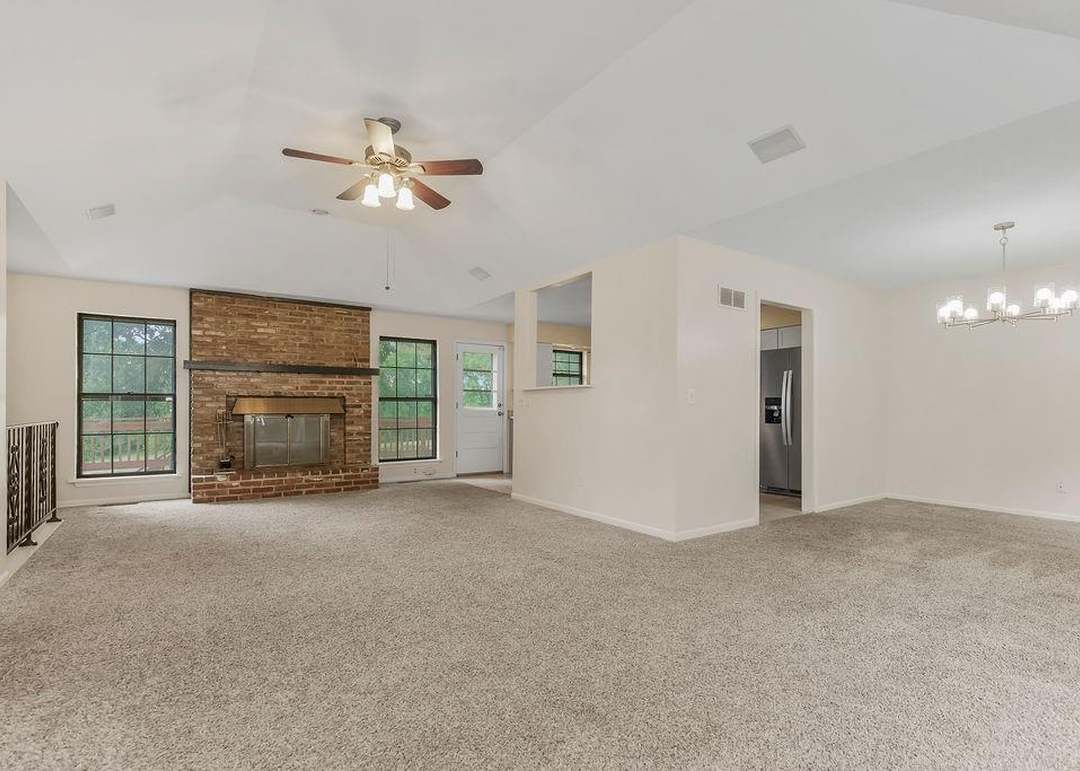 20806 W 63rd Terrace — photo 9