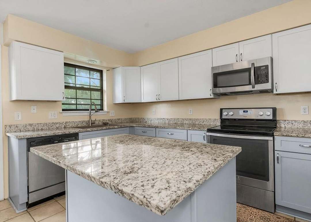 20806 W 63rd Terrace — photo 14