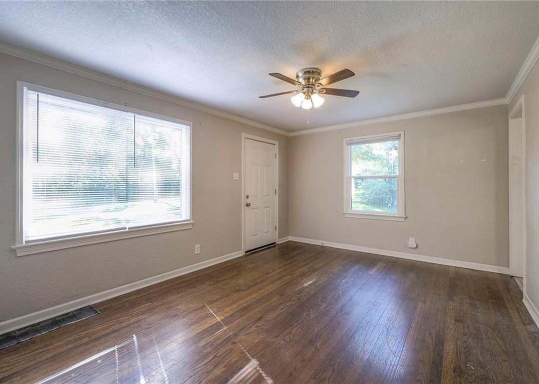 4908 Skiles Avenue — photo 8