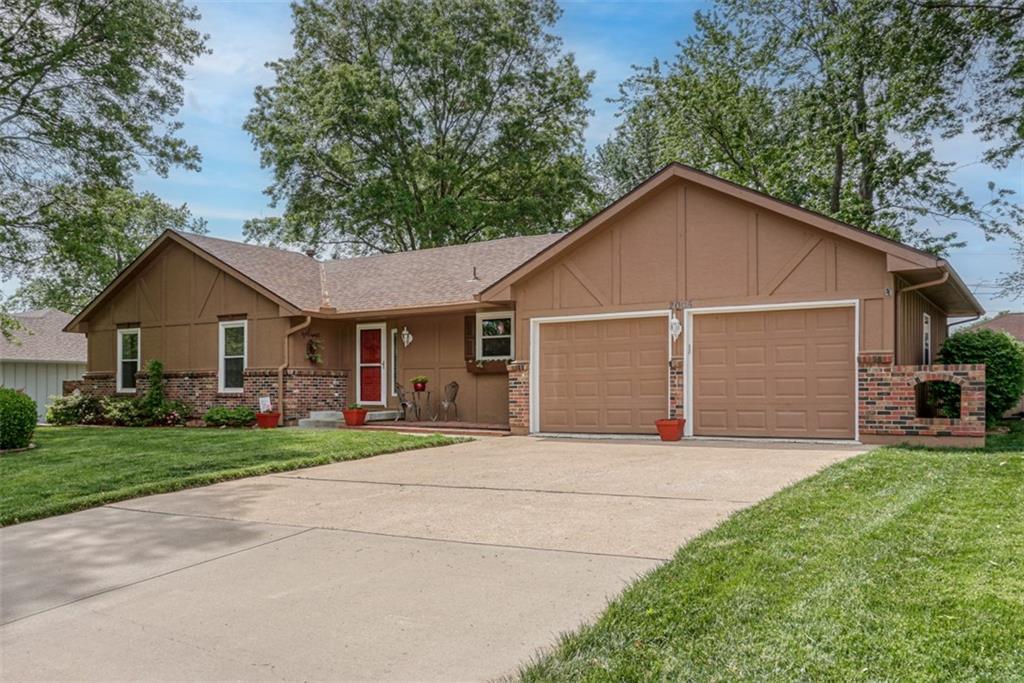 2005 Maverick Trail — photo 1