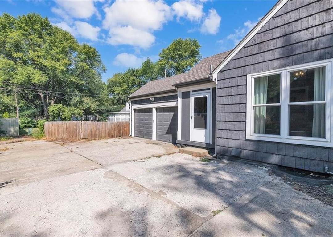 5506 Roe Boulevard — photo 21