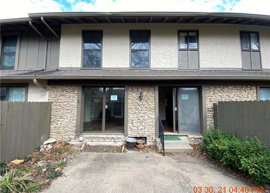 10238 Foster Street — photo 8