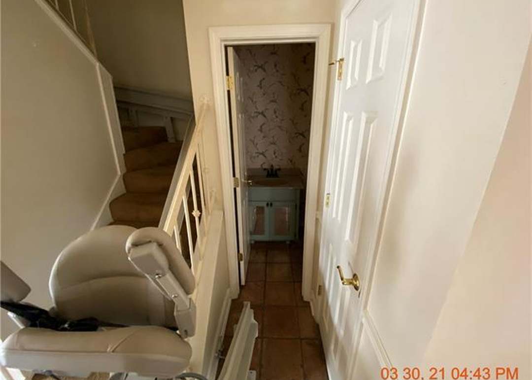 10238 Foster Street — photo 9