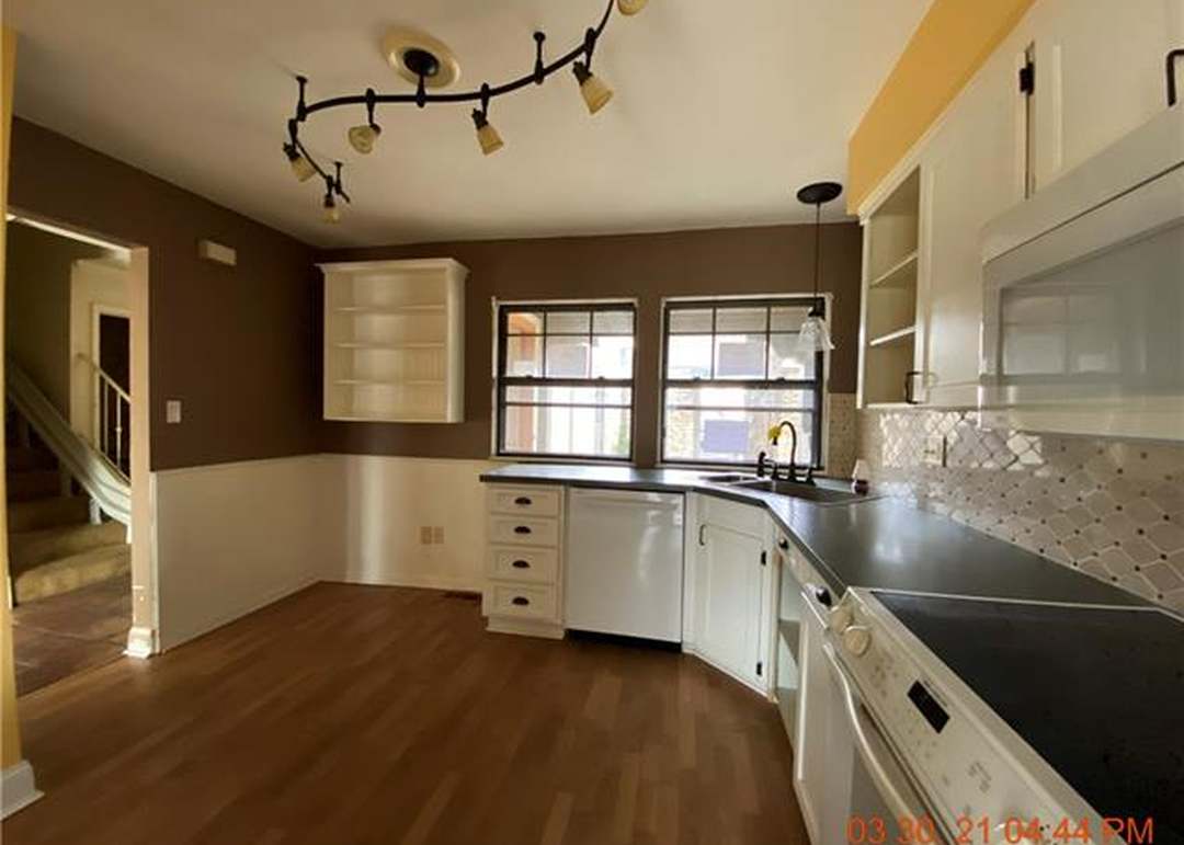 10238 Foster Street — photo 11
