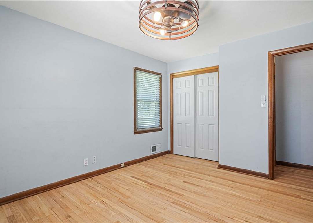 1611 NE 48TH Terrace — photo 4