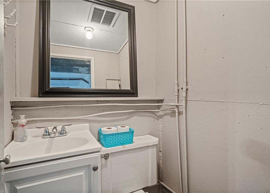 1611 NE 48TH Terrace — photo 5