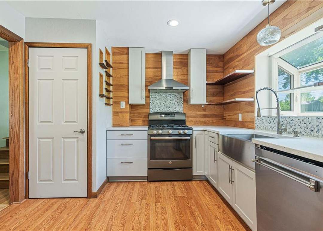 1611 NE 48TH Terrace — photo 17