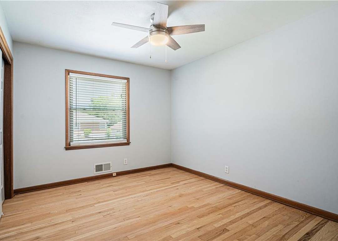 1611 NE 48TH Terrace — photo 21