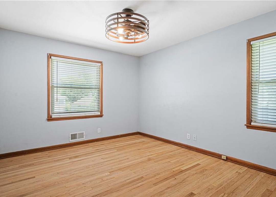 1611 NE 48TH Terrace — photo 23
