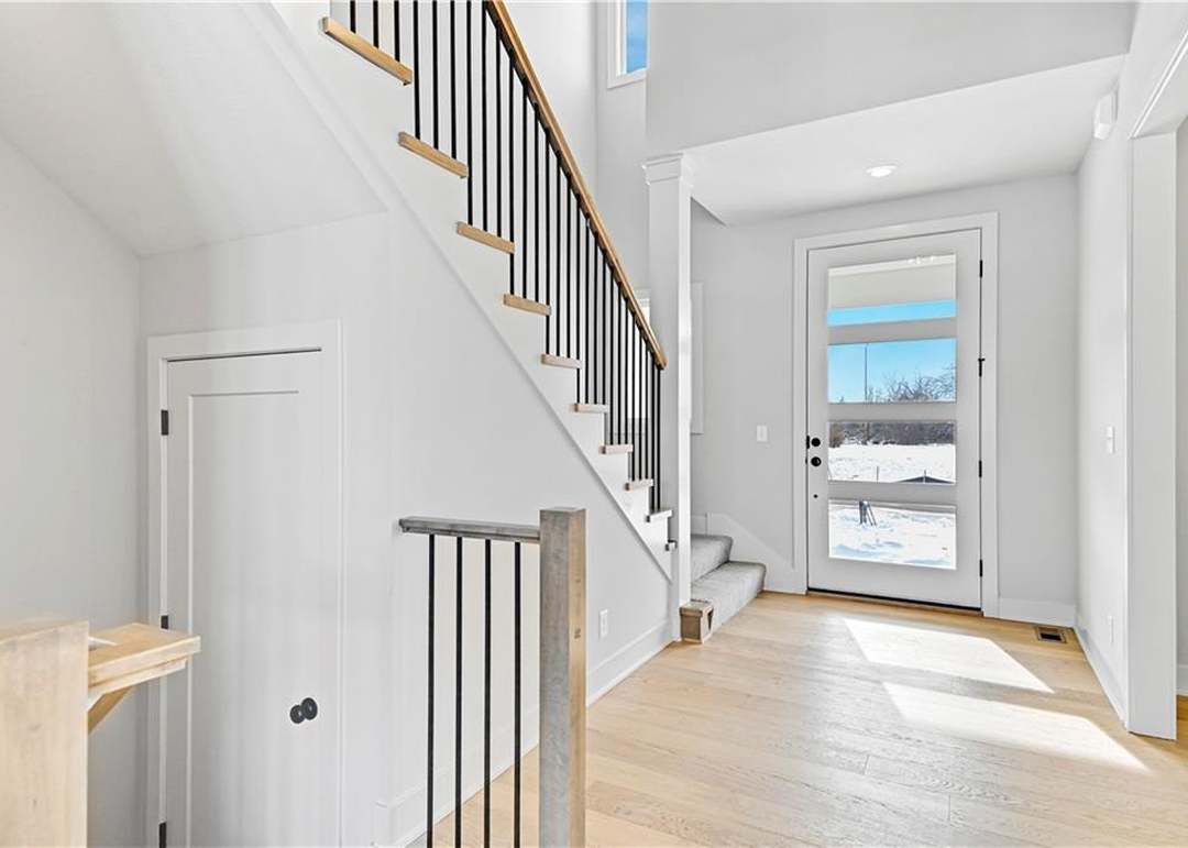 21904 W 100th Terrace — photo 8