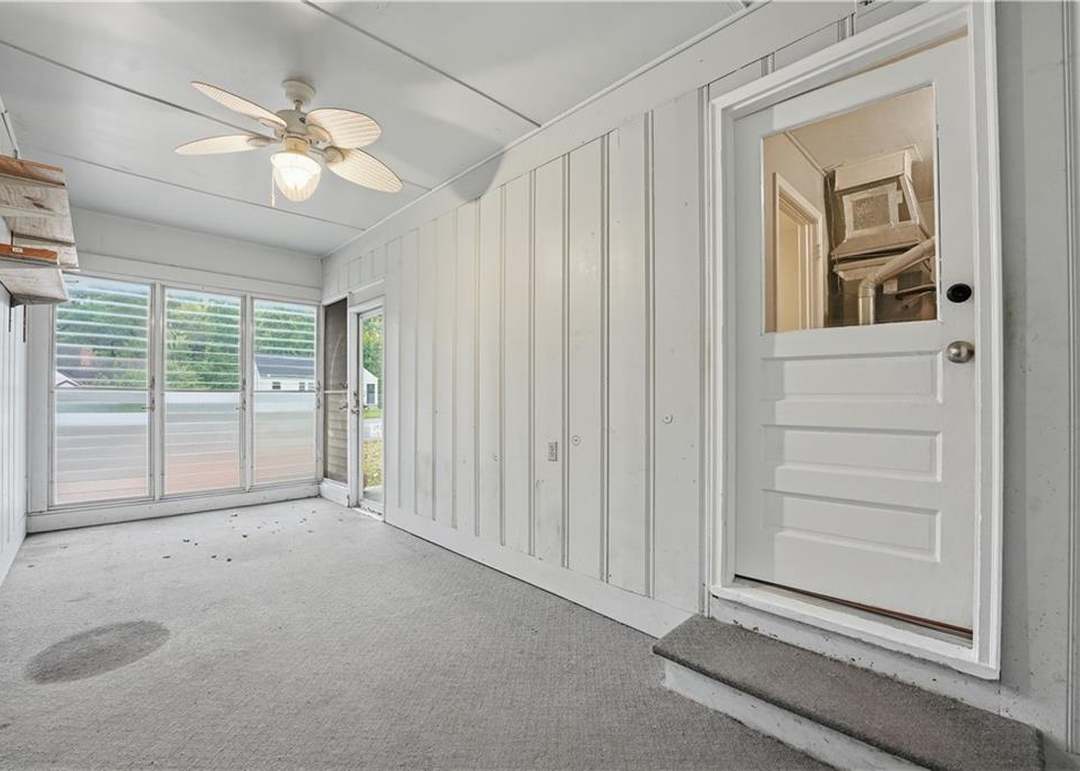 7308 W 75th Street — photo 5