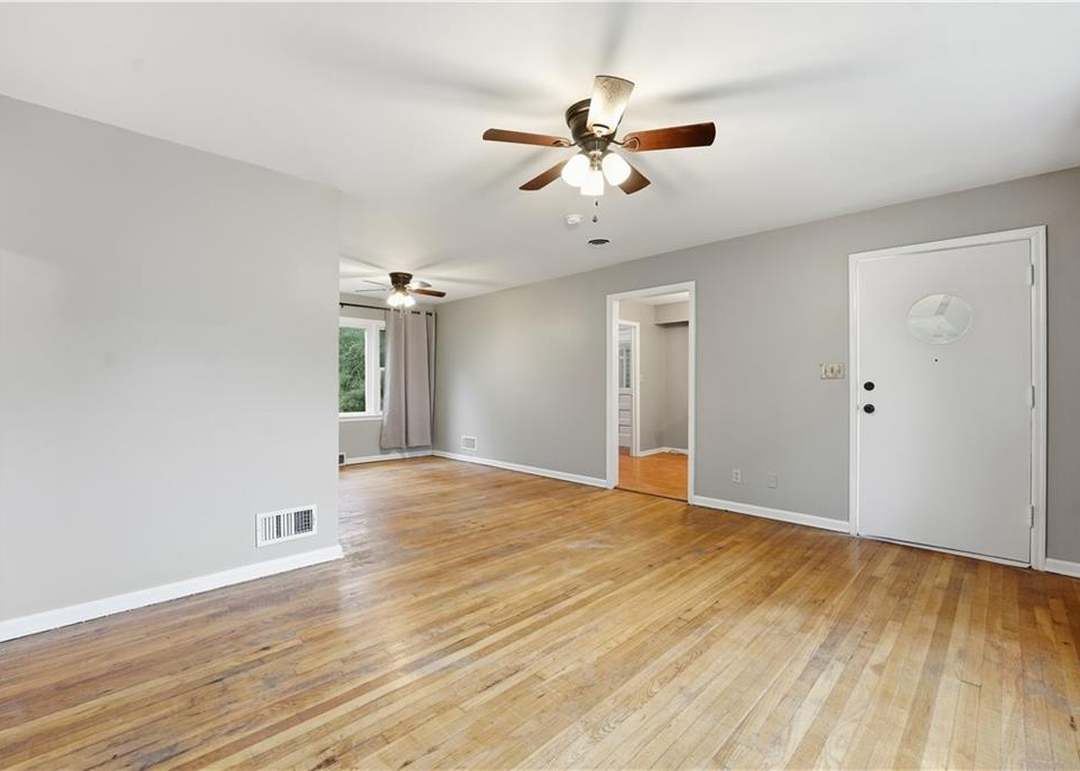 7308 W 75th Street — photo 9