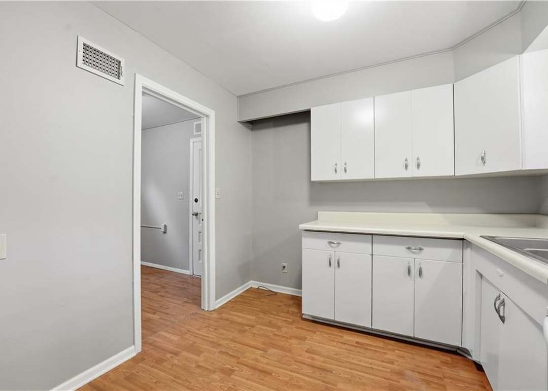 7308 W 75th Street — photo 14