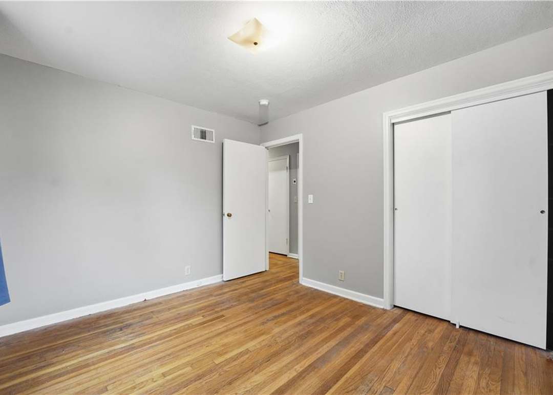 7308 W 75th Street — photo 16