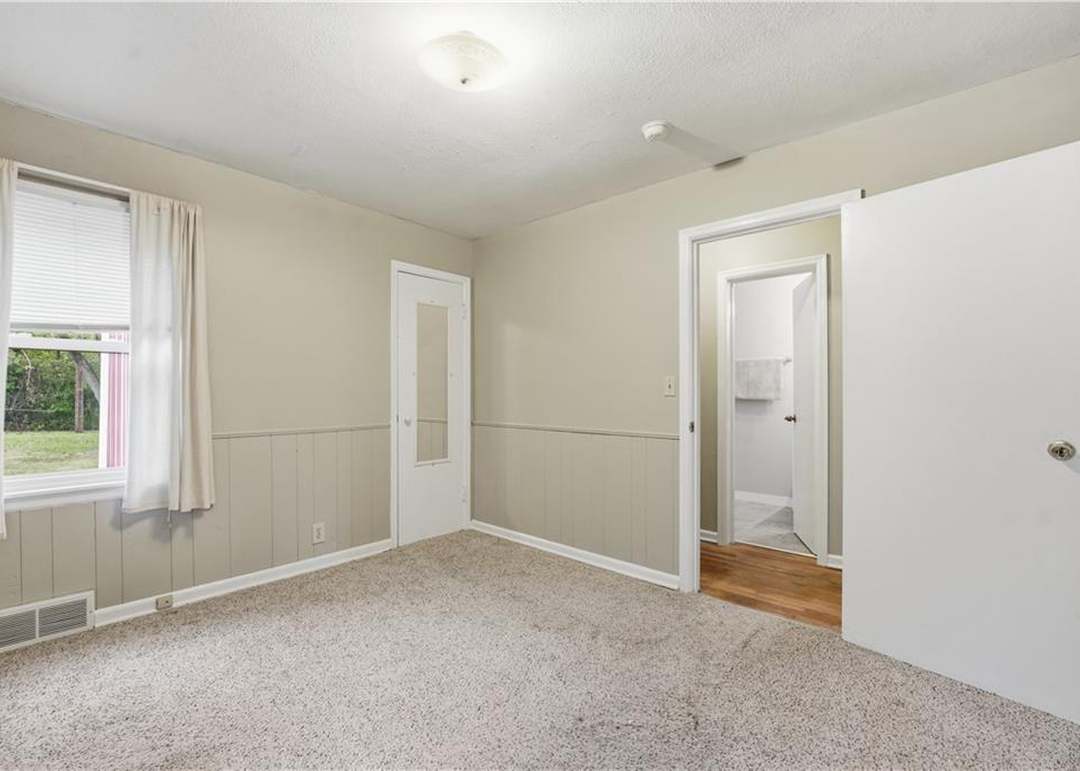 7308 W 75th Street — photo 17