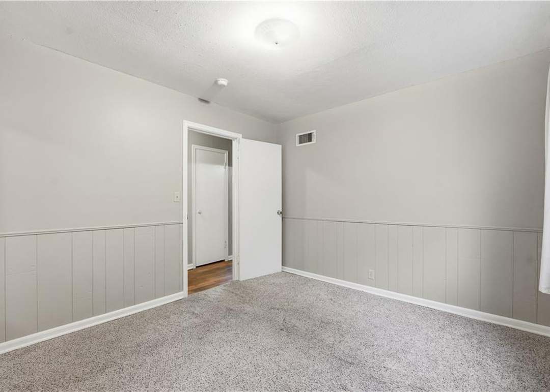 7308 W 75th Street — photo 18