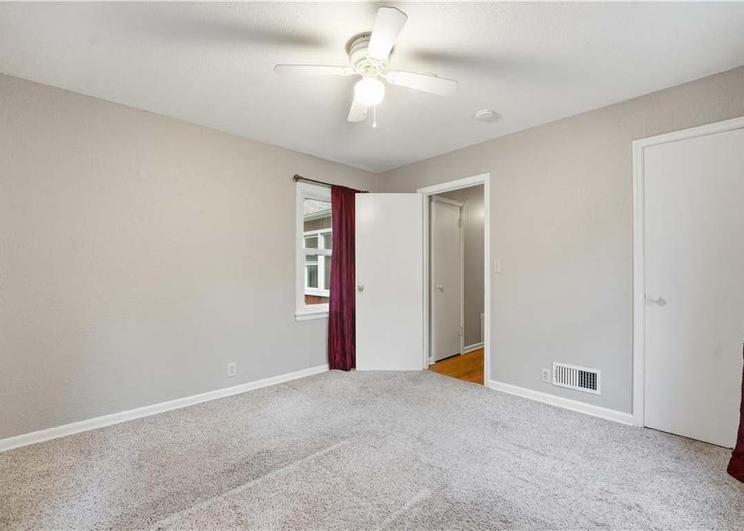7308 W 75th Street — photo 19
