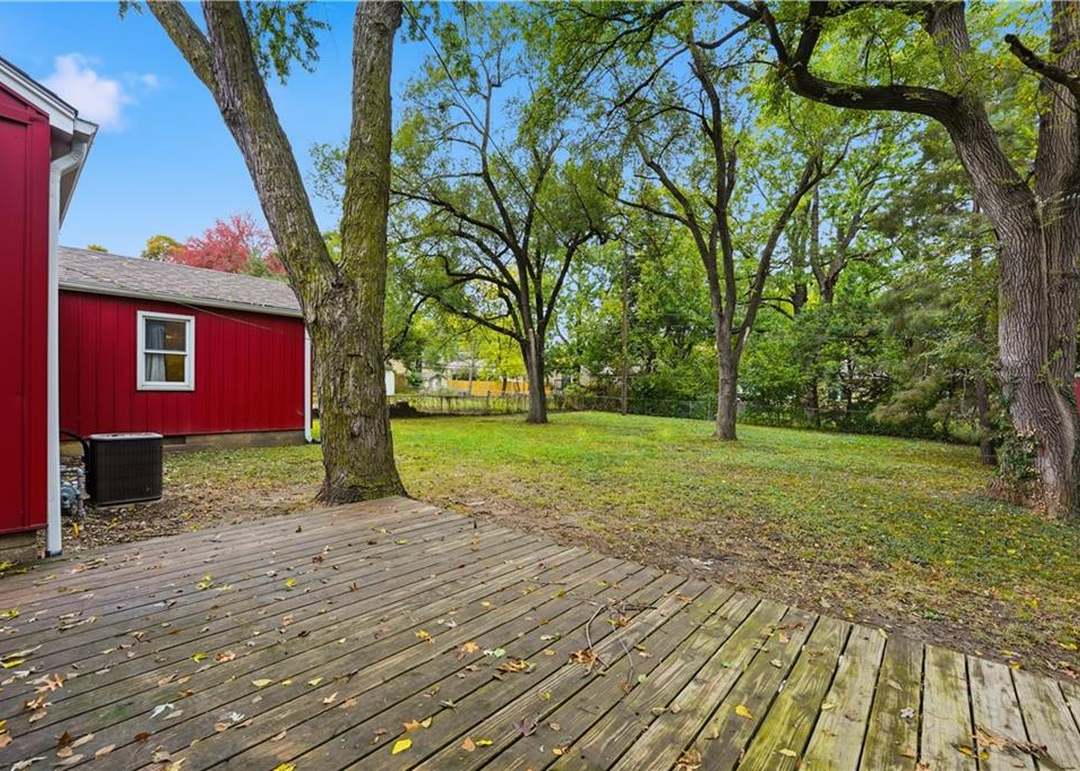 7308 W 75th Street — photo 22